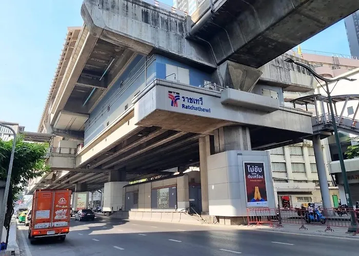 Apartamento M51 市中心奢华公寓 临近捷运 云端泳池 高空全景健身房 高速网络